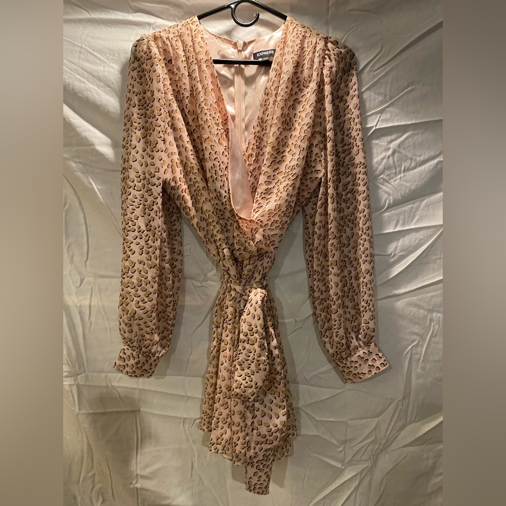 Express printed Romper with wrap tie, six M